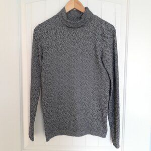 Athleta Flurry Peak Turtleneck in Black/Norwegian Gray Size M